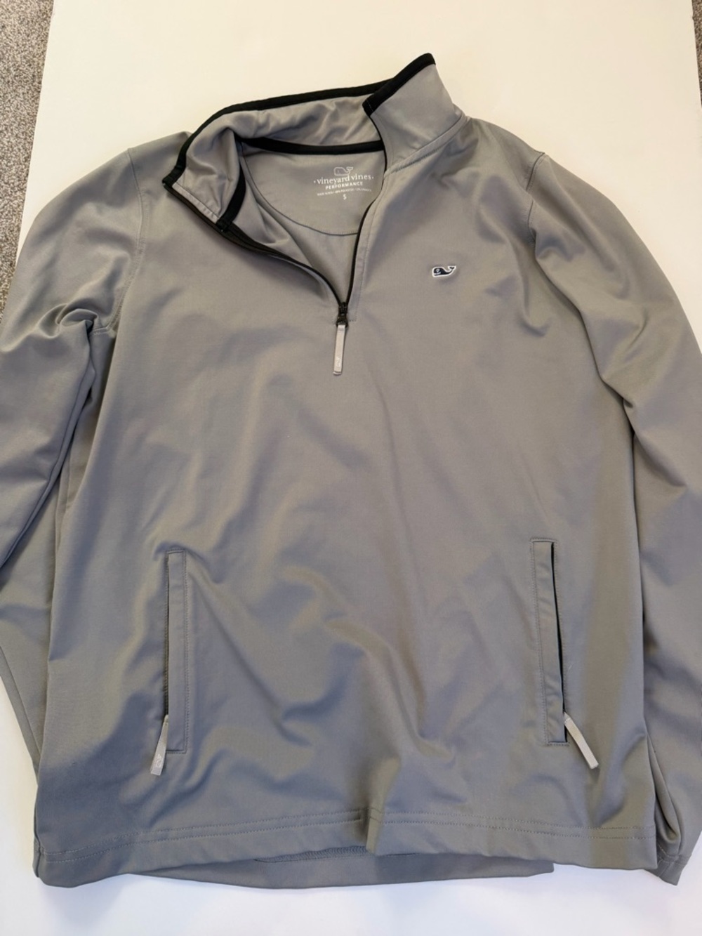 Vineyard Vines Men's Light Gray Quarter-Zip Pullover